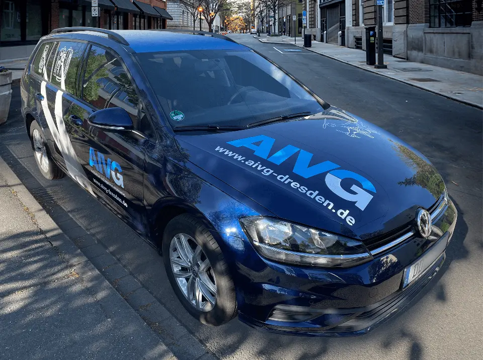 Fahrzeugbeschriftung der AIVG GmbH