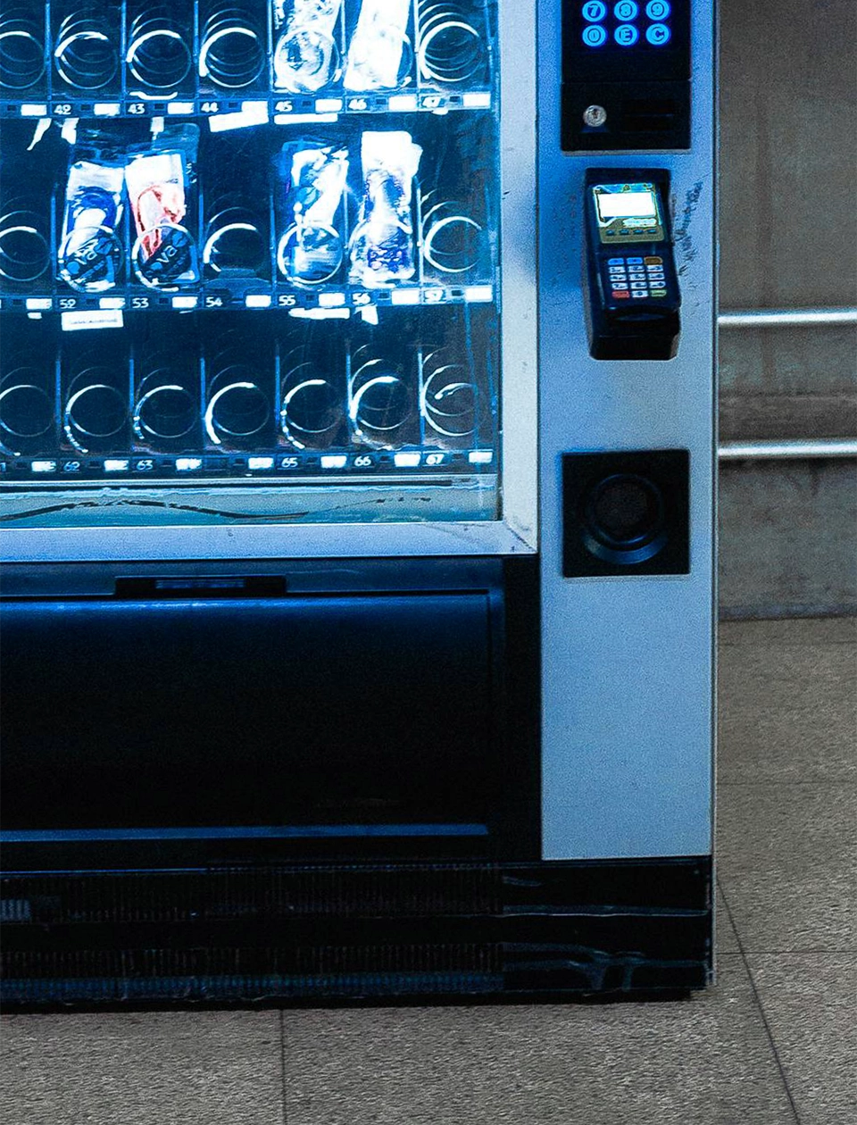 Snackautomat mit Kartenterminal