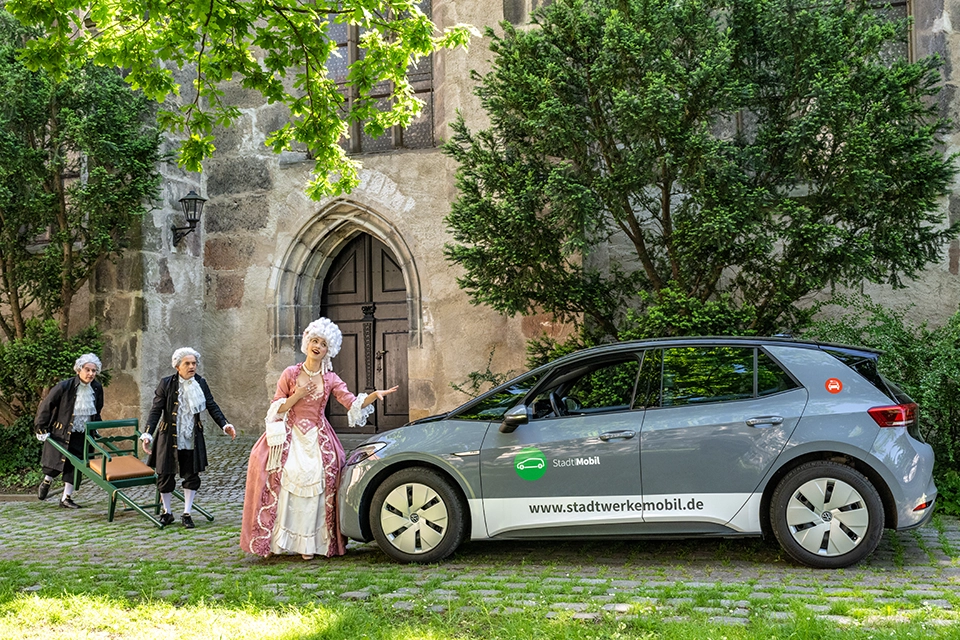 Fotoshooting mit historischen Personen im Stadtbild